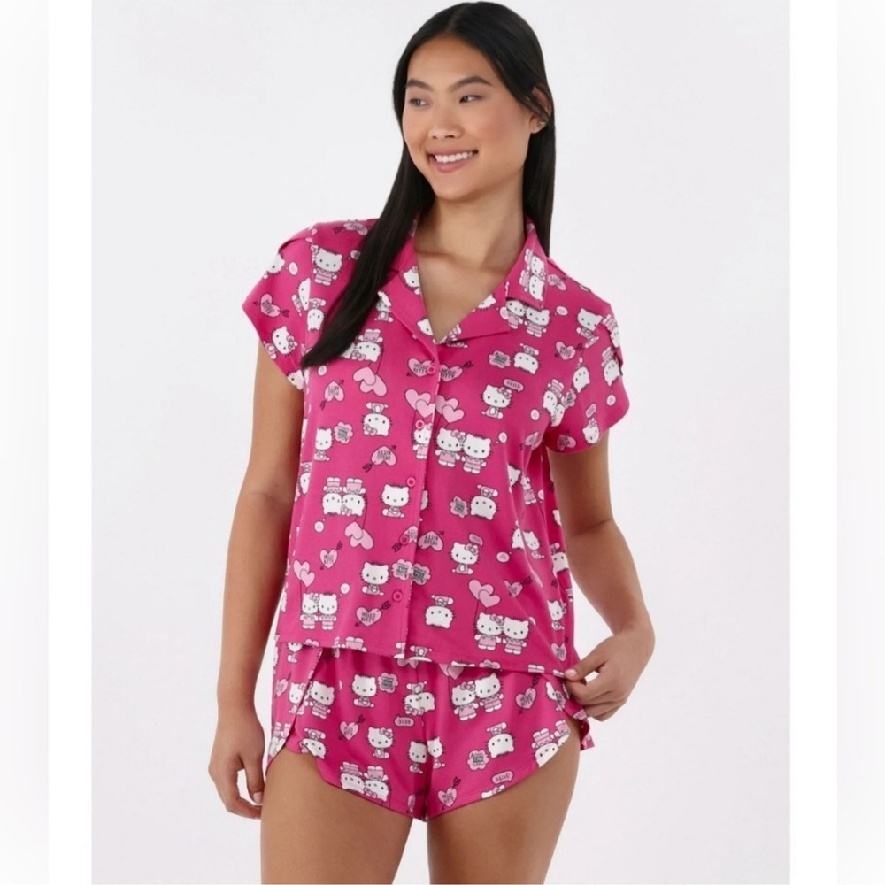 Hello Kitty 2025 Valentines Day Dear Daniel Pajamas Shirt and Shorts Set NWT